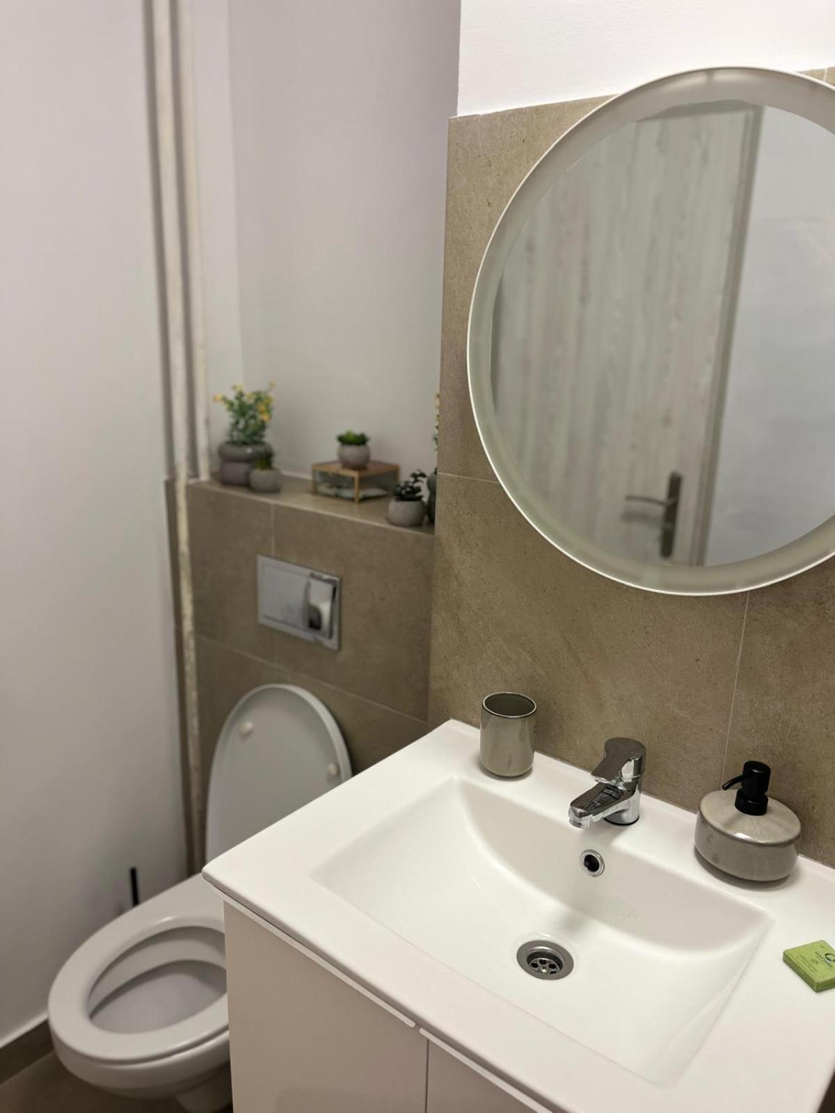 Apartament De Lux Craiova Buitenkant foto